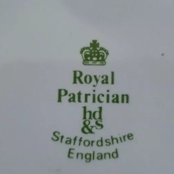 Royal Patrician beautiful Soft Blue floral teapot - Picture 5 of 5